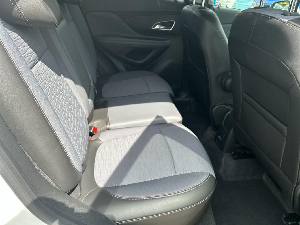 Fahrzeugabbildung Opel Mokka Innovation, Automatik, AHK