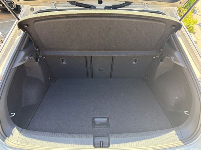 Fahrzeugabbildung Volkswagen T-Roc 1.0 TSI R-LINE LED-PLUS SHZ APP-CONNECT PA
