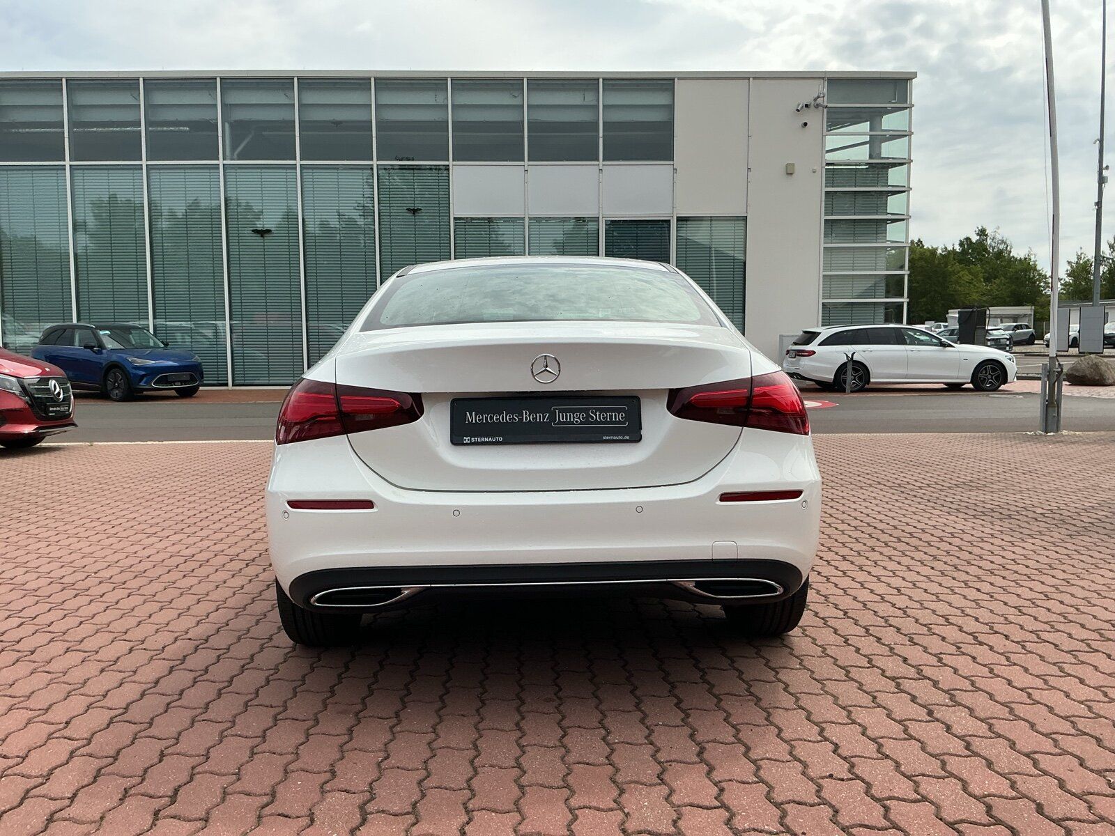 Mercedes-Benz A 180 Limousine Progr PanoD Distro Winterp RüKam foto 5