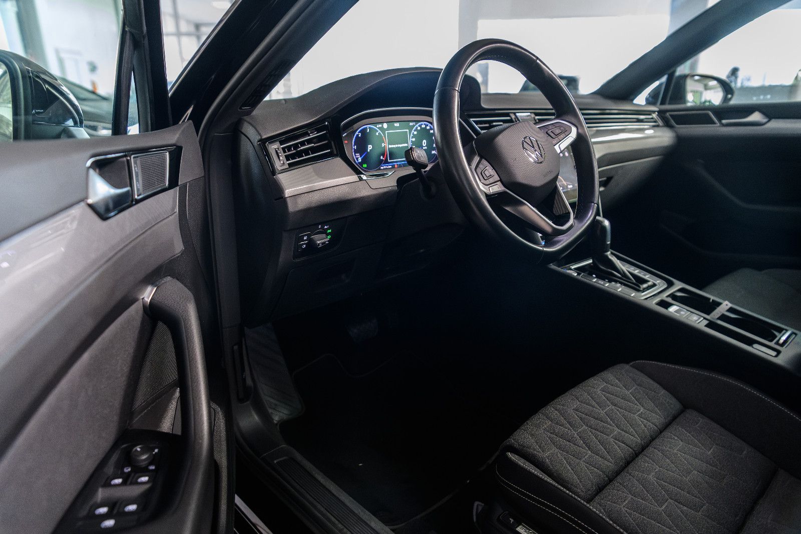 Fahrzeugabbildung Volkswagen Passat Business 2.0 TDI +Massage +Pano *Kamera