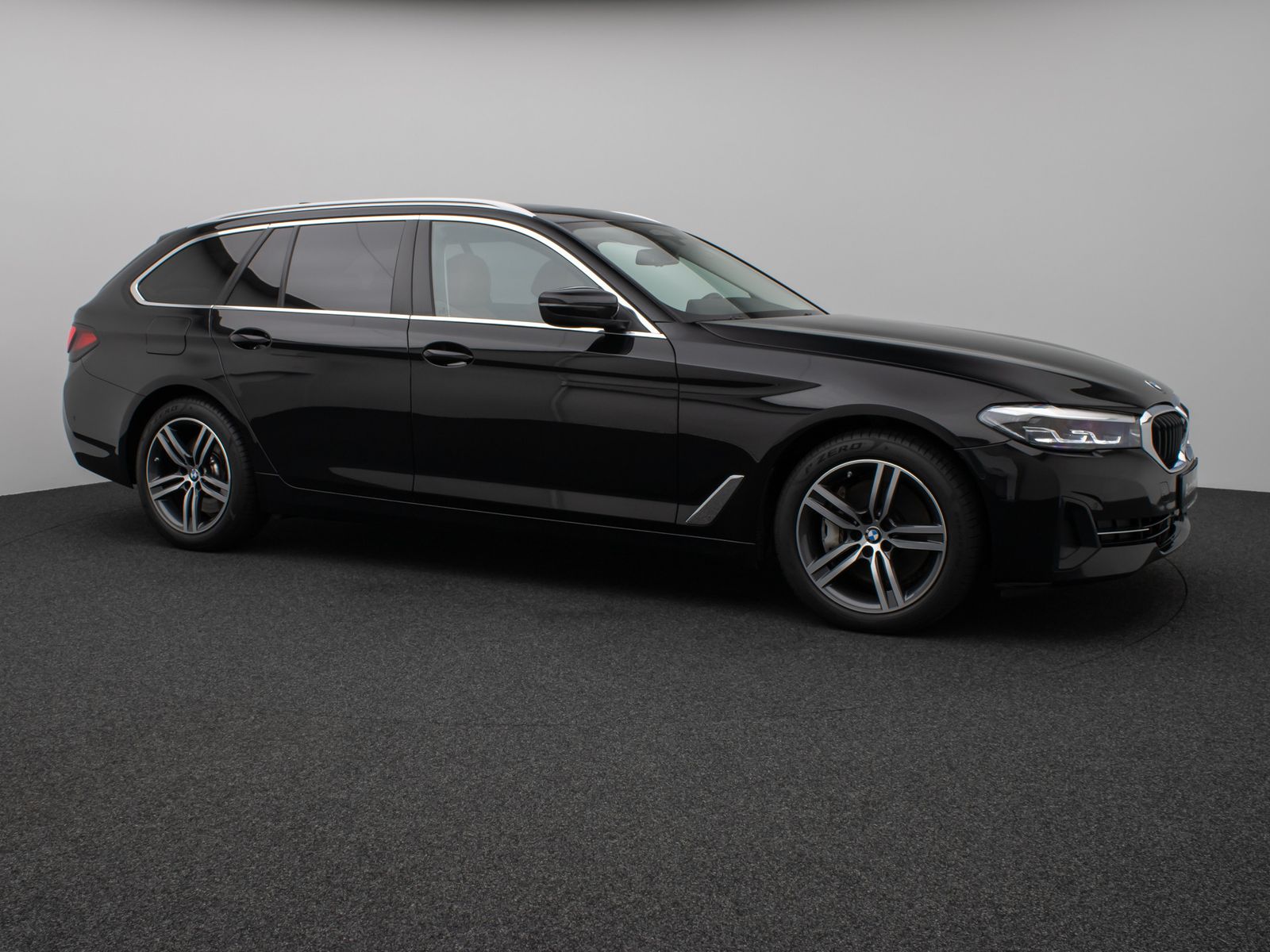 Fahrzeugabbildung BMW 530d  xD Panorama Kamera DAB HiFi AHK Alarm ACC