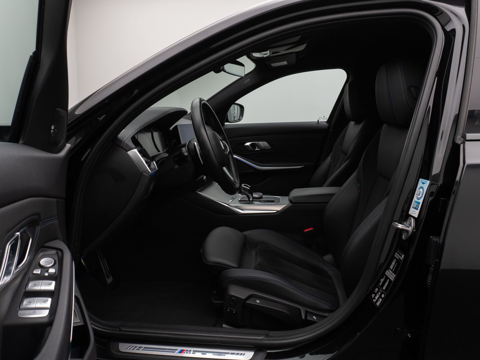 Fahrzeugabbildung BMW 330d xD M Sport Kamera HUD DAB H/K LED 19Zoll