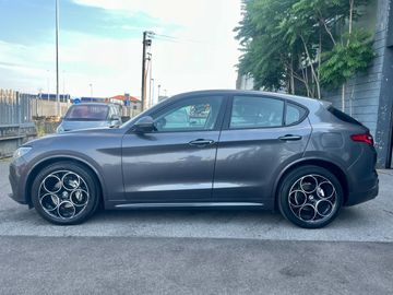 Alfa-Romeo Stelvio - 8