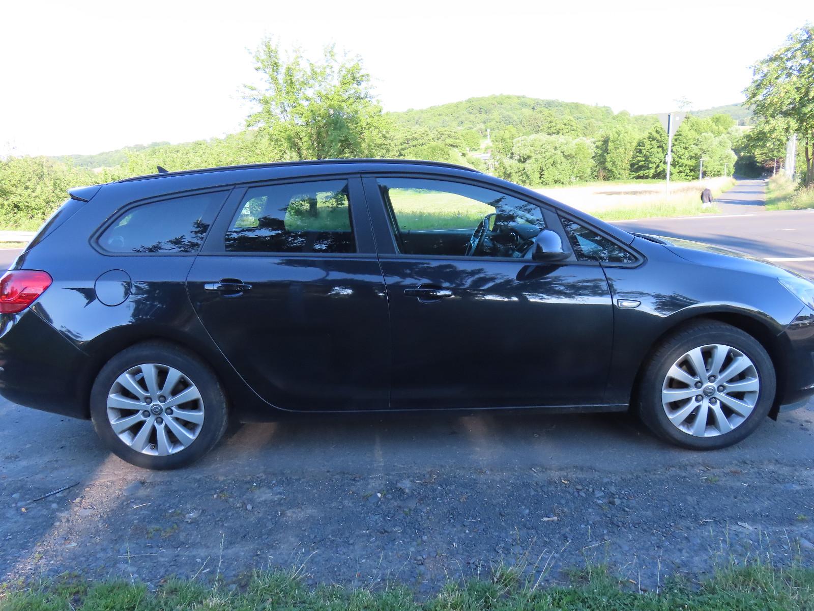 Opel Astra 2015 — engine 1.956 cm³, 165 HP (121kW)
