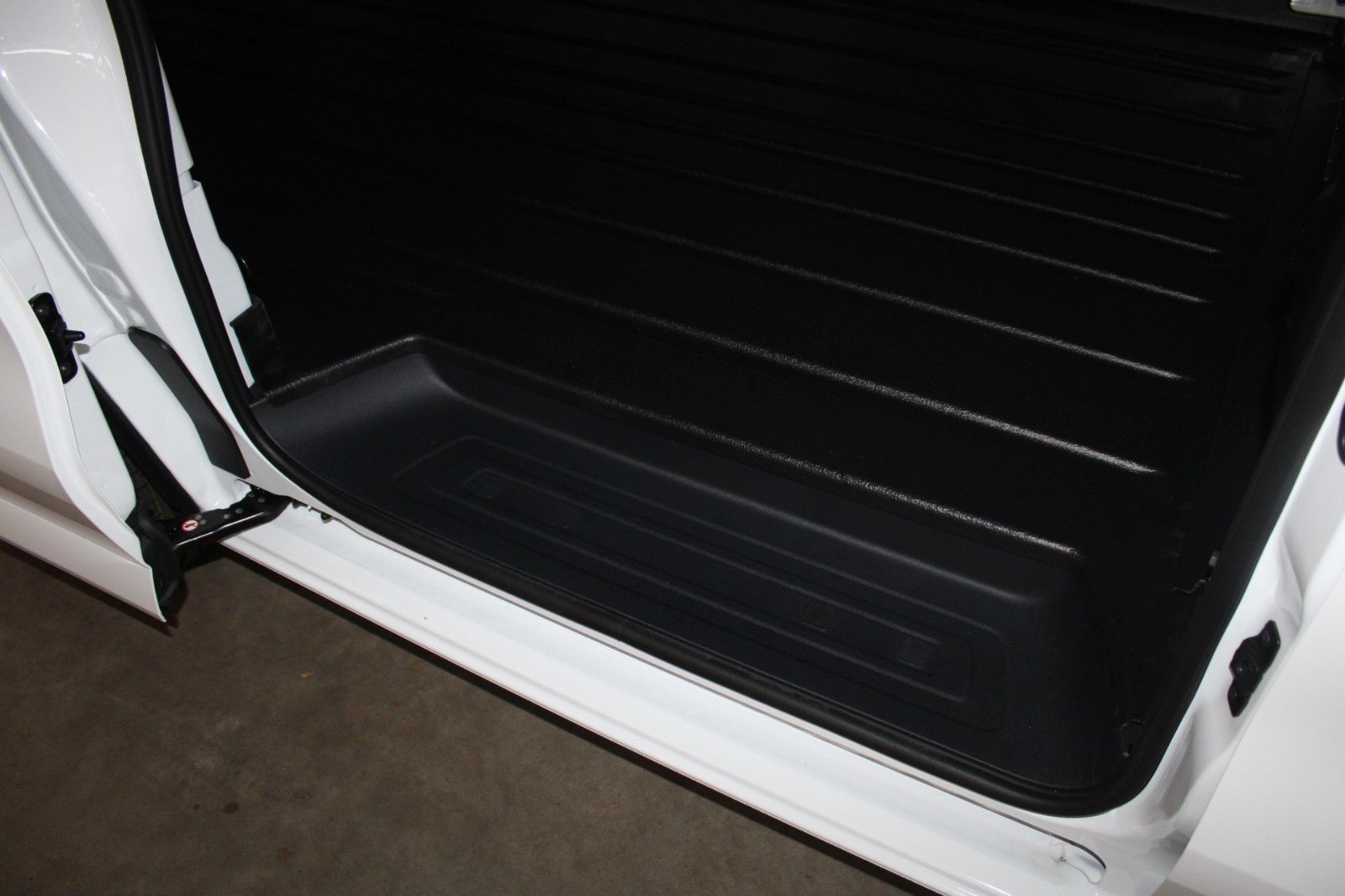 Fahrzeugabbildung Ford Transit Custom TREND PHEV L1 LED CAM Technologie