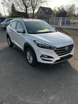 Hyundai TUCSON 1.6l 2WD 6MT Advantage Advantage - Hyundai TUCSON von privat
