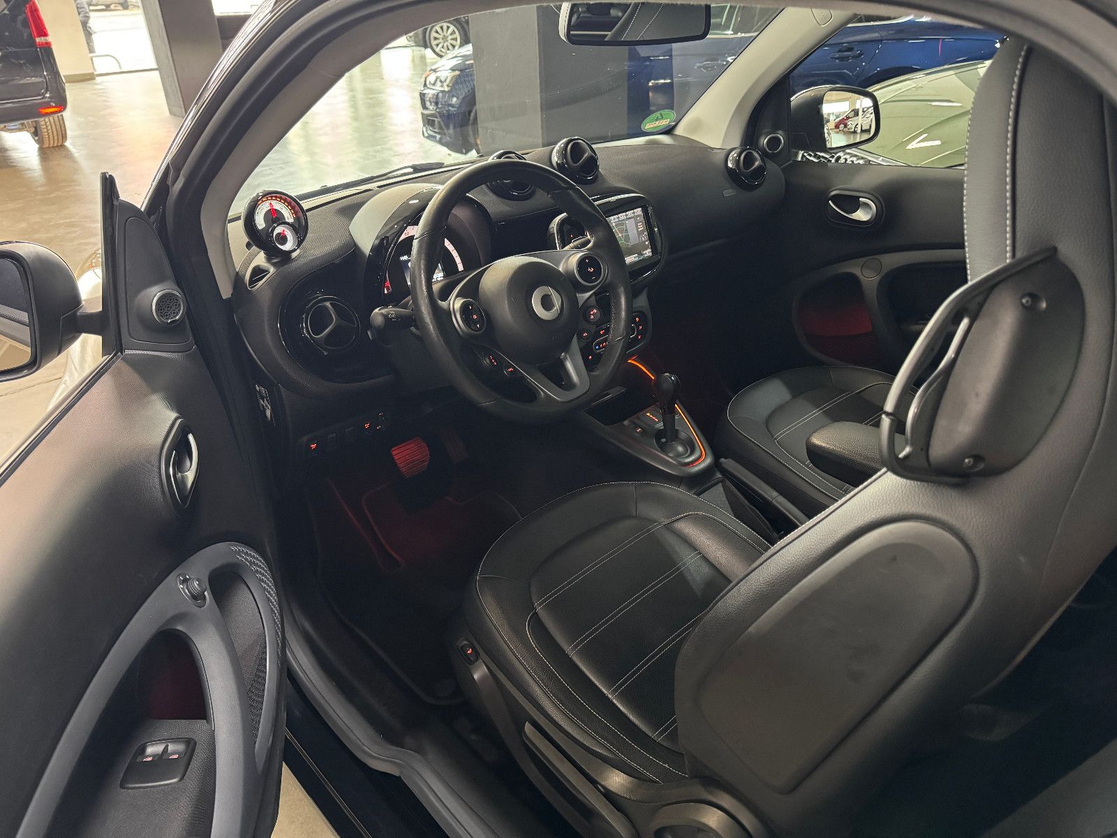Fahrzeugabbildung Smart ForTwo Coupe EQ PRIME EXCLUSIVE ABSOLUT VOLL 22K