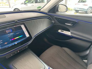 Mercedes E 220 - 11