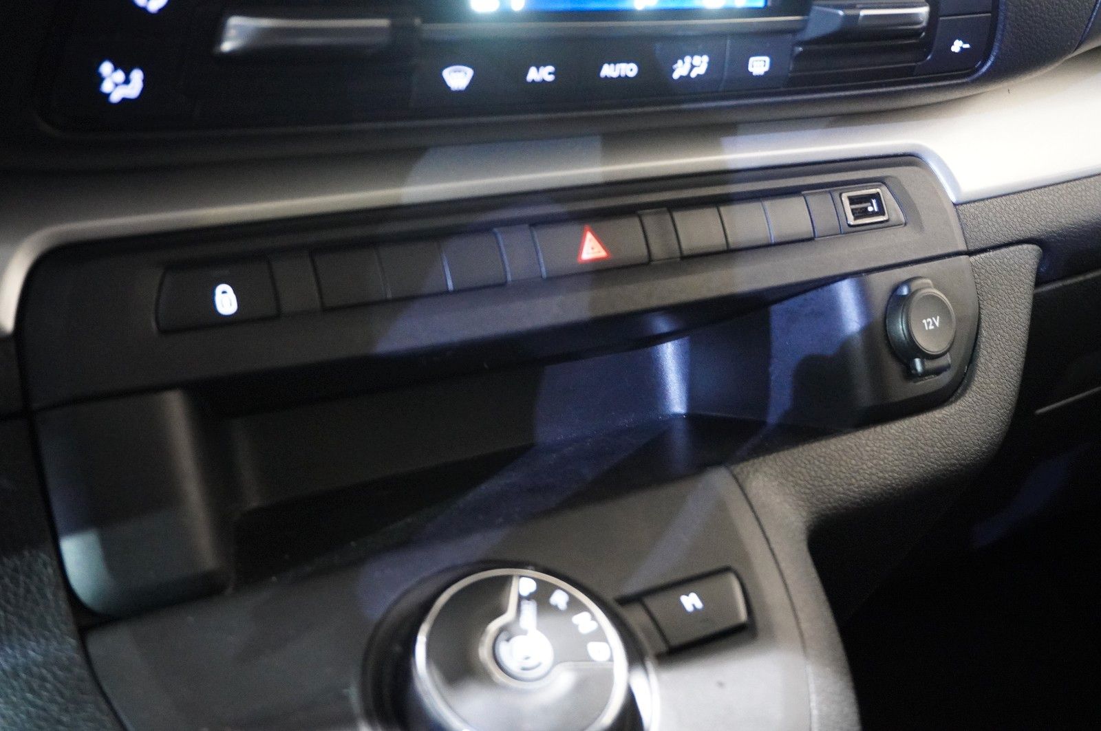 Fahrzeugabbildung Opel Zafira Life 2.0D "M" EDITION 8-SITZ NAVI/HUD/DAB