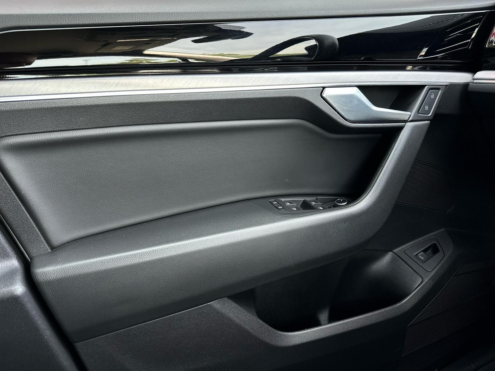 VW Touareg 3.0TDI ELEGANCE 4MOTION LED#AHK#KEYLE#SH - Image 18