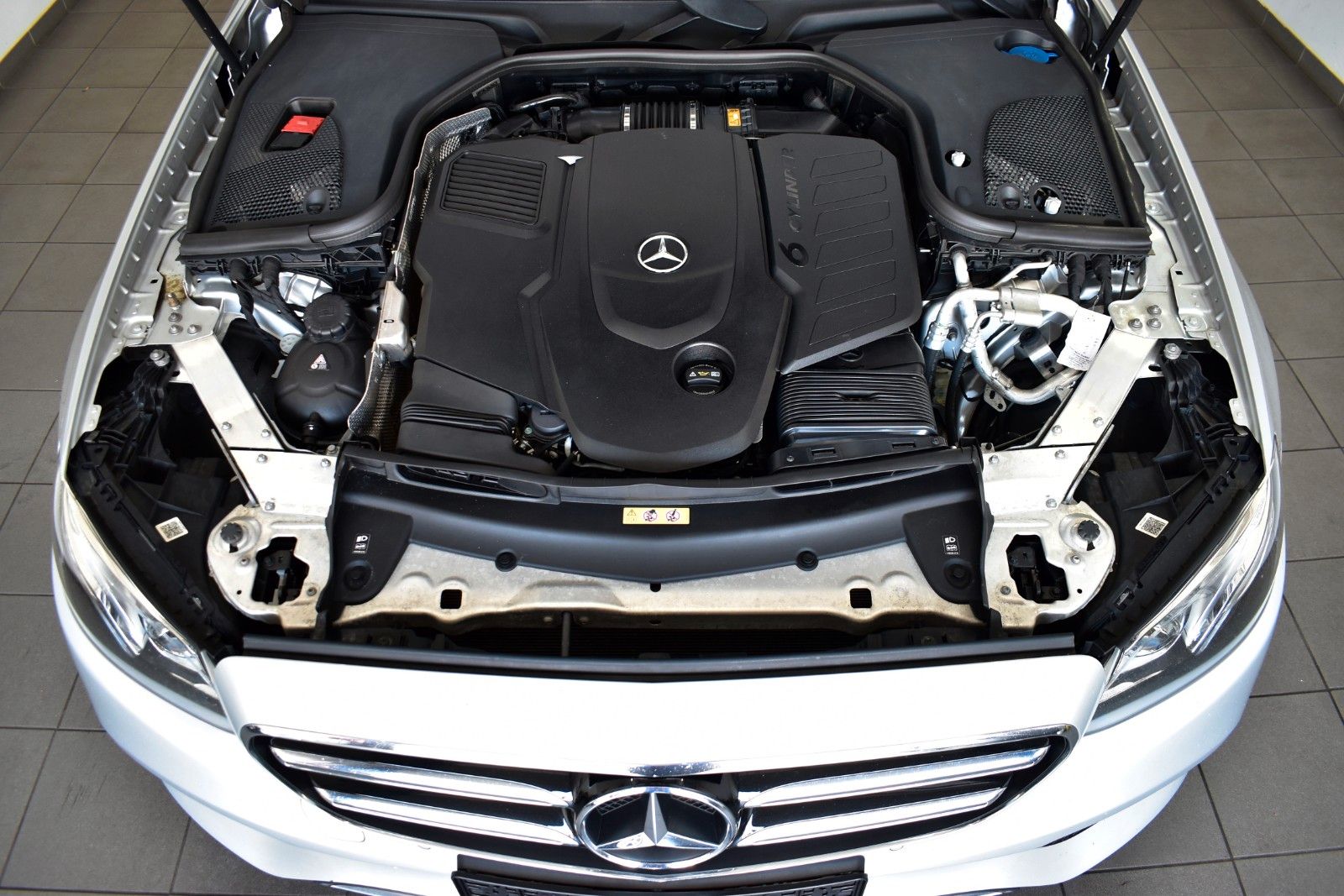 Fahrzeugabbildung Mercedes-Benz E 350 d T.Autom.Avantgard,LED,TLeder,Navi,Kamera