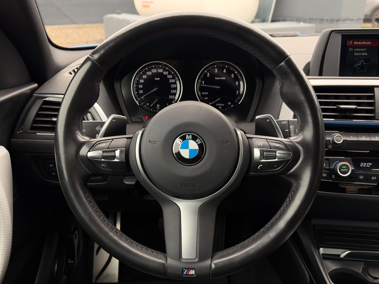 Fahrzeugabbildung BMW 120i F21 M Sport 2Z-Klima Leder LED PDC TEMP.
