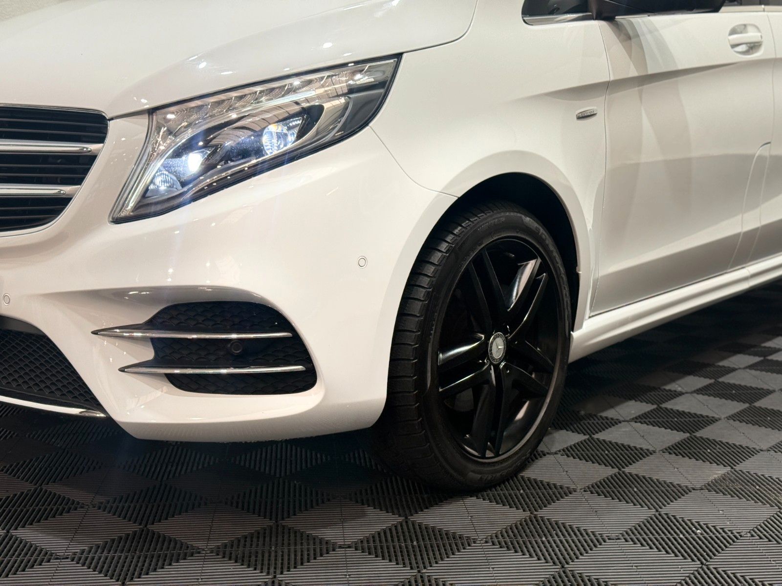 Fahrzeugabbildung Mercedes-Benz V250/Burmester/360°/4Matic/ExclusiveEdition/Lang