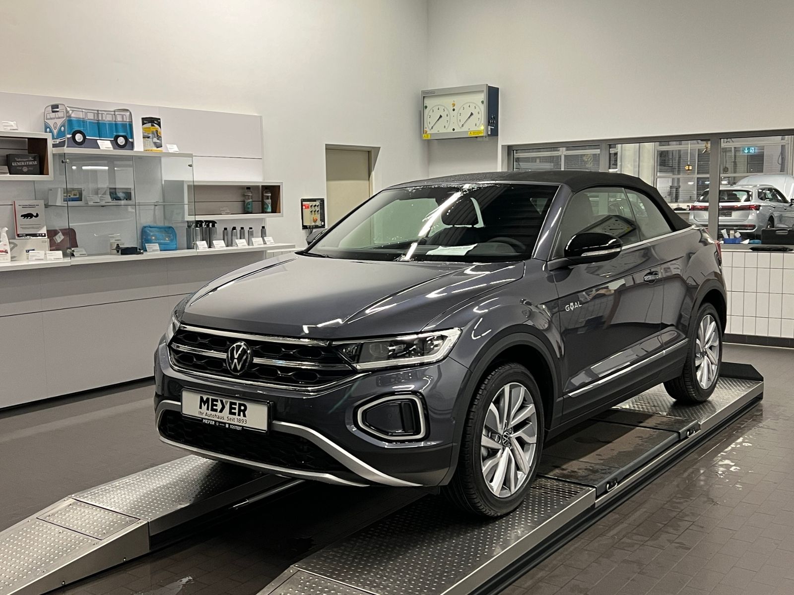 Fahrzeugabbildung Volkswagen T-Roc Cabriolet GOAL 1.5 TSI DSG *Navi, Sport-Pa