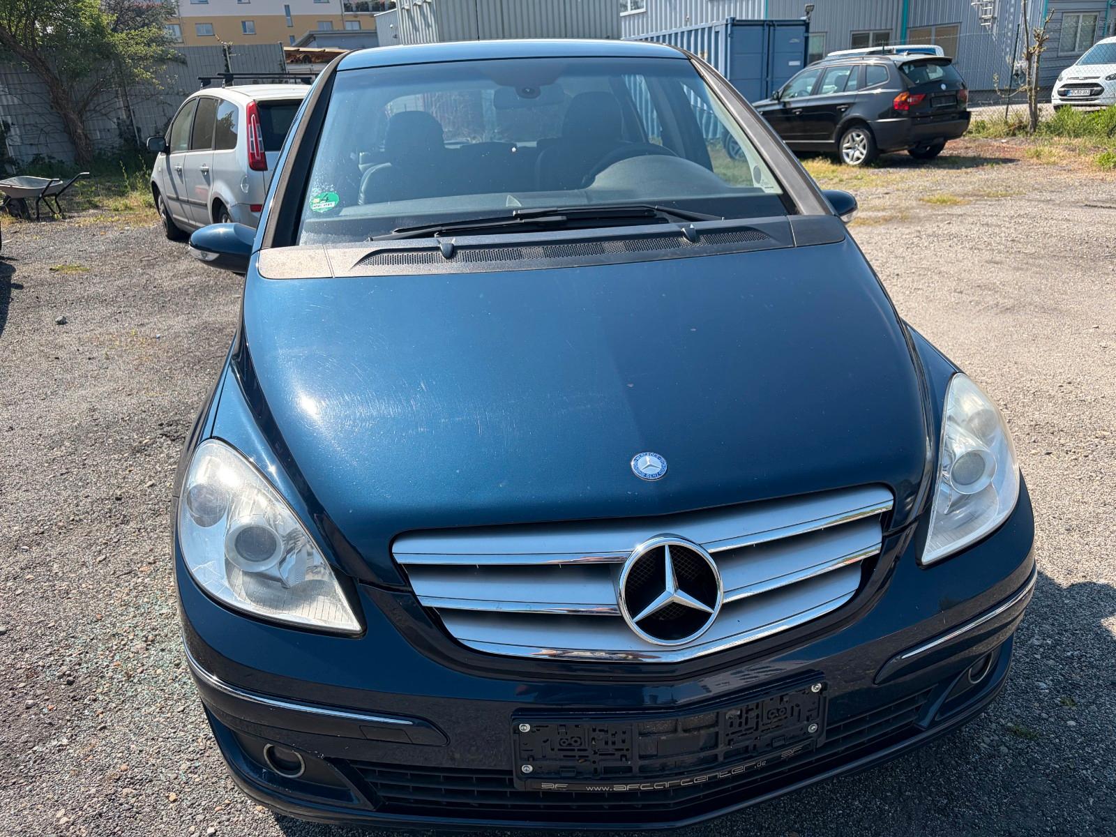 Mercedes-Benz B 200