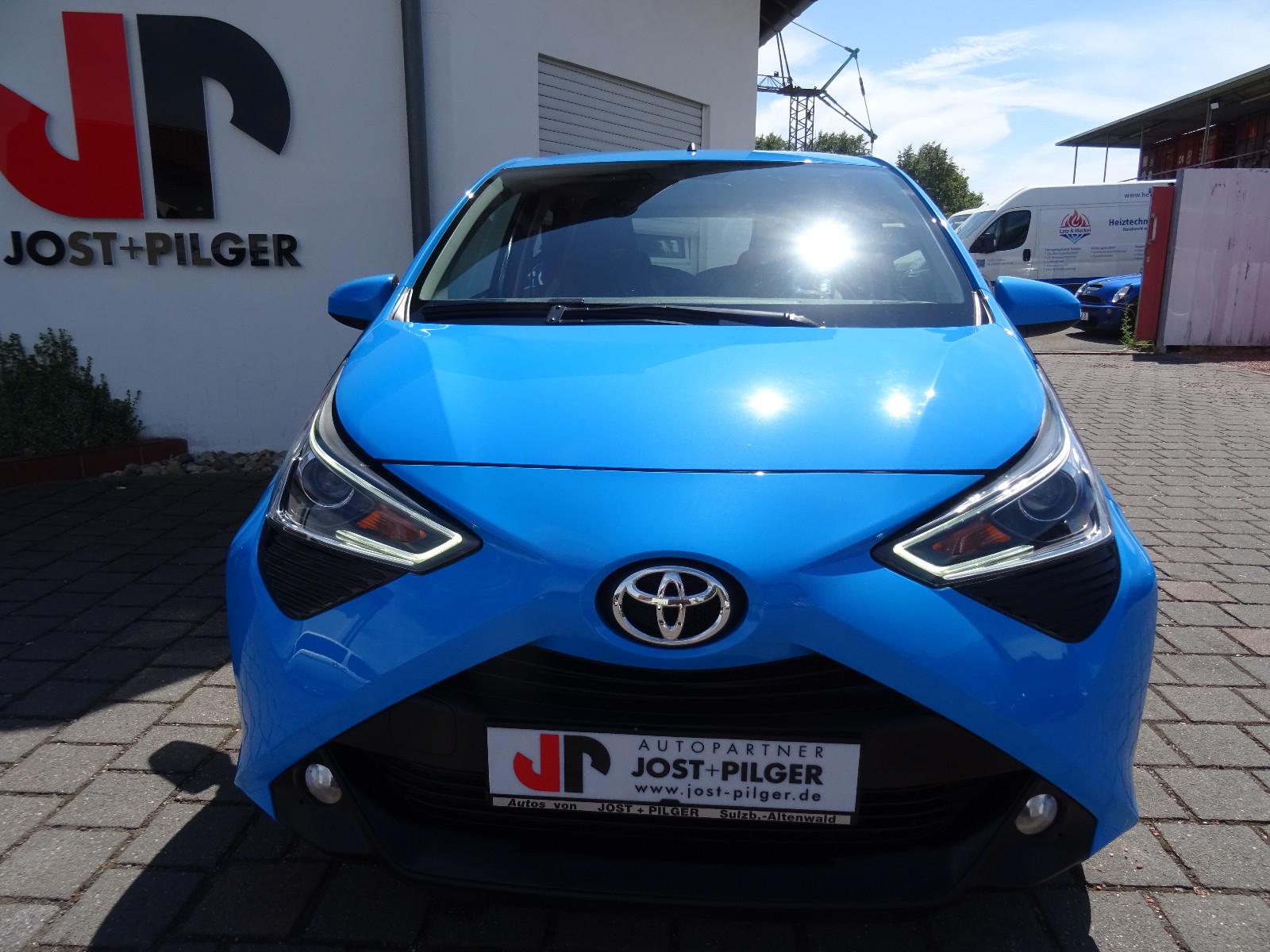 Toyota Aygo AYGO x-play club Camer WKR Carplay