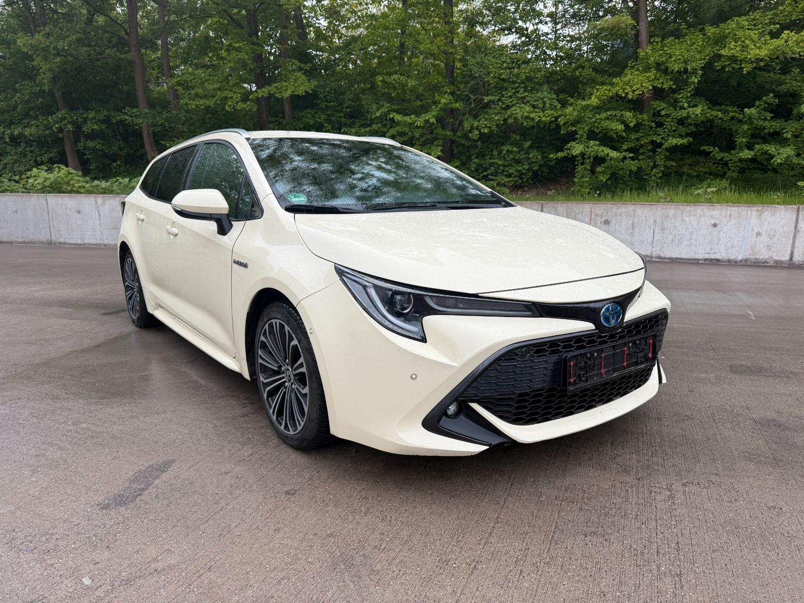 Toyota 2 x Touring Sports Hybrid Team Deuts.-Folie-TAXI