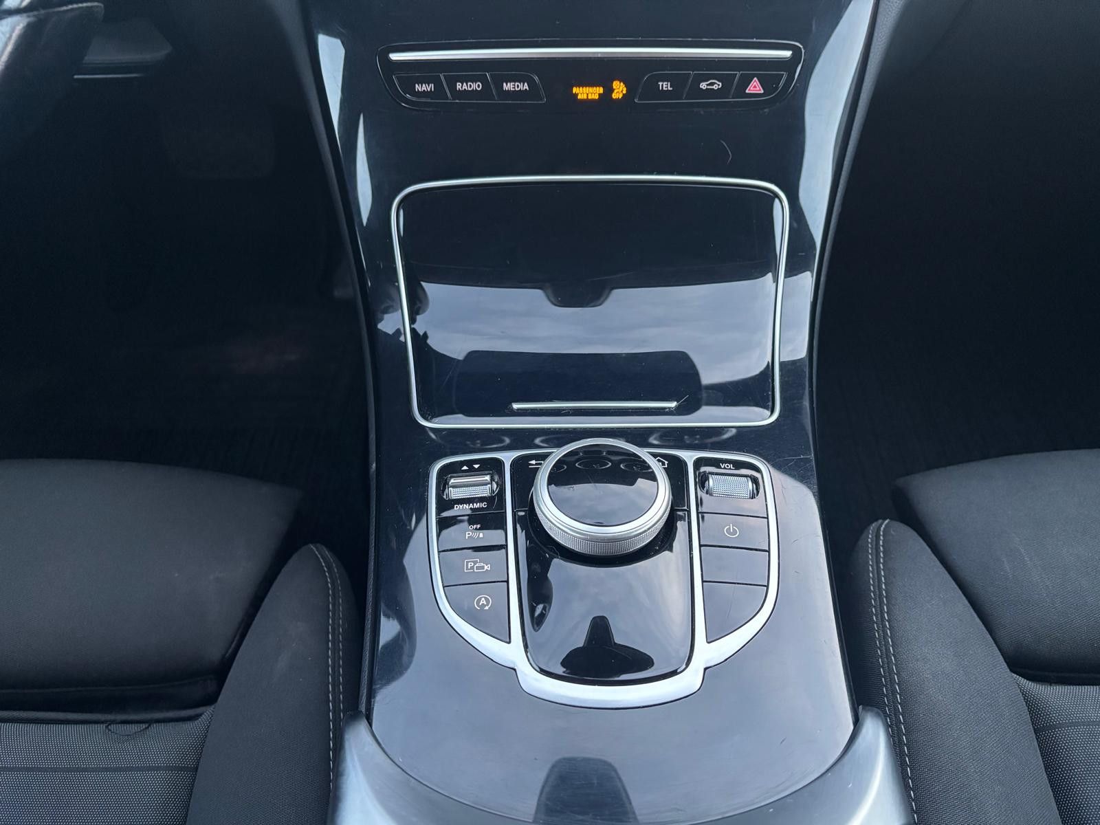 Fahrzeugabbildung Mercedes-Benz C 180 d Limo 9G-TR. Avantgarde Night-APPS-PDC-