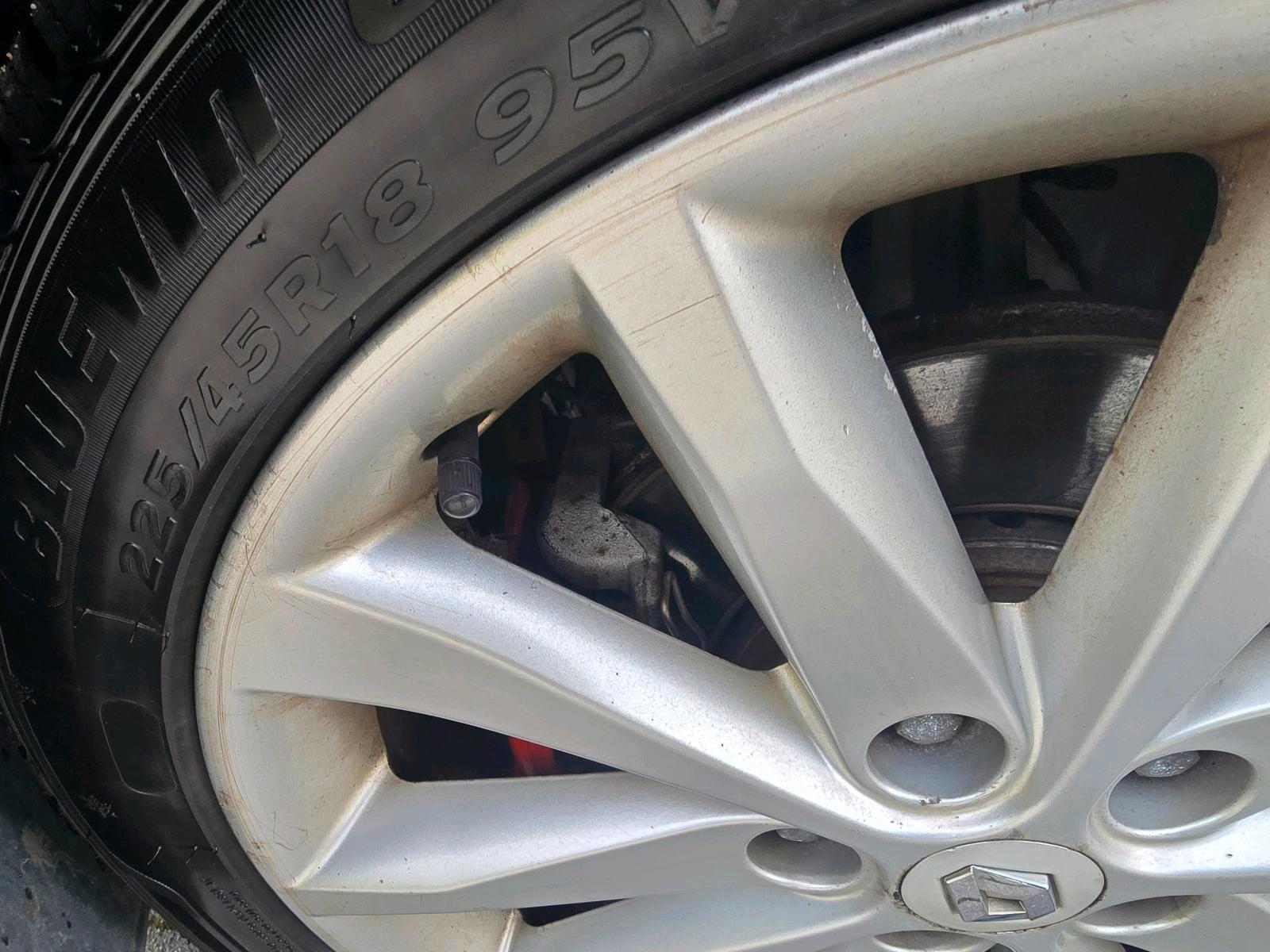 Renault Laguna 2010 — photo 10