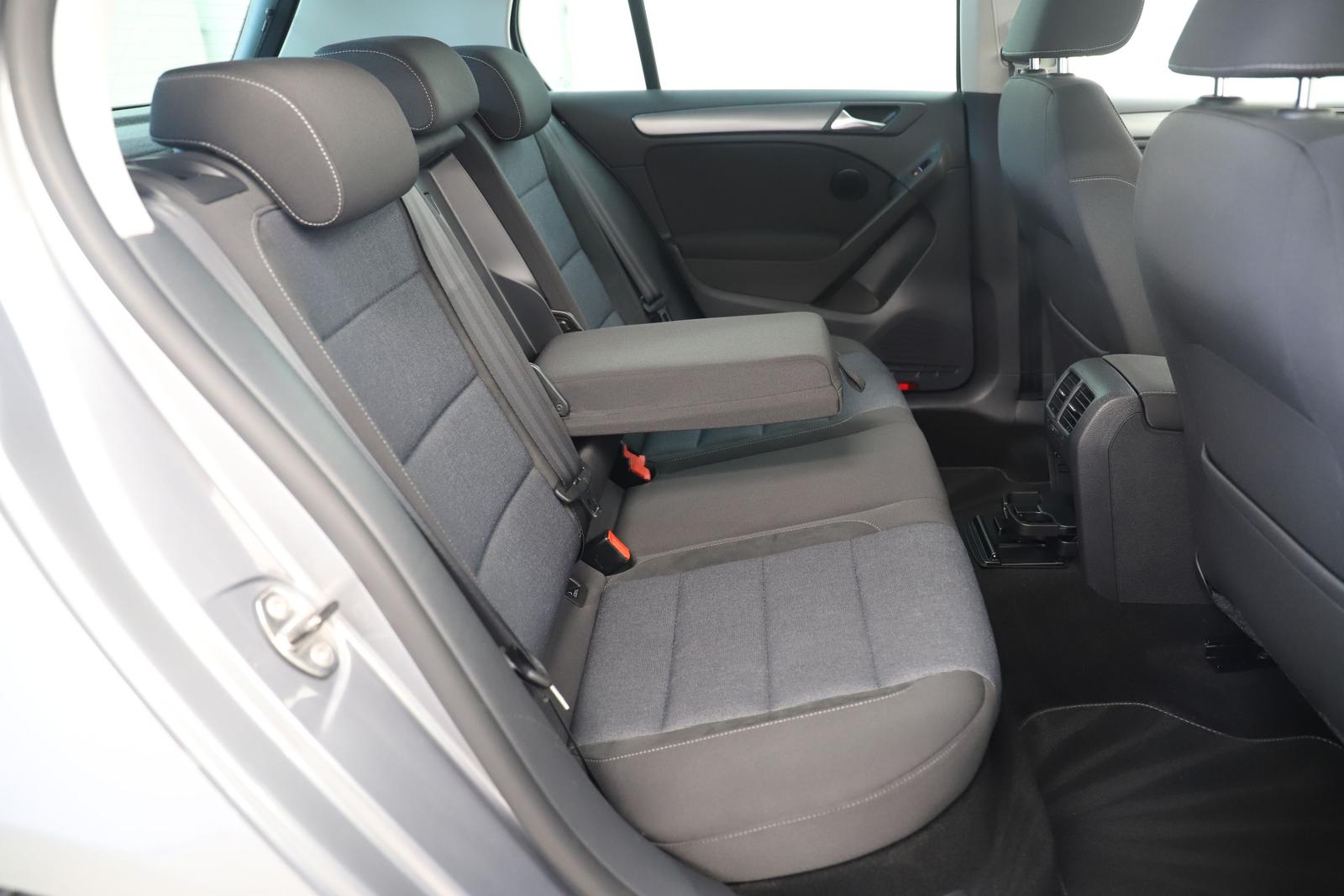 Volkswagen Golf 6 1.2TSI 86PS DSG Style Navi PDC SHZ 1Hand