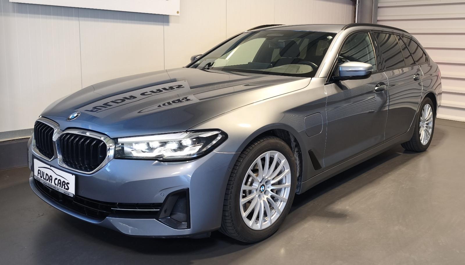 BMW 530e T AUT LED NAVI SHADOW SHZ TP CAM AHK 18"
