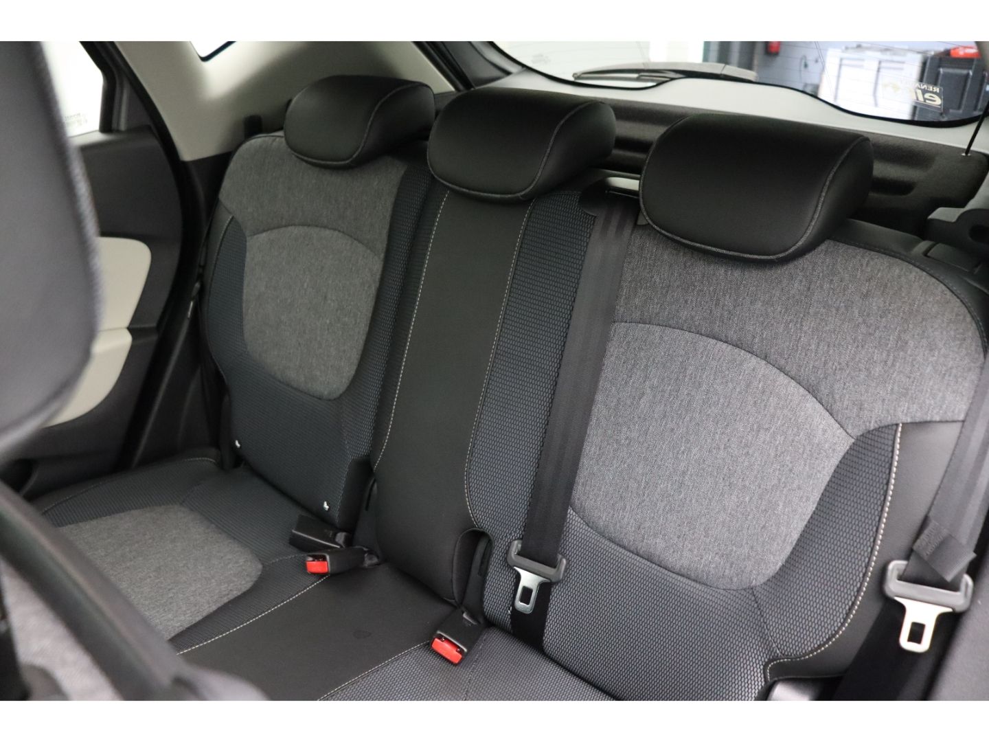 Fahrzeugabbildung Renault Captur Totwinkelass. Panorama AppleCP LED