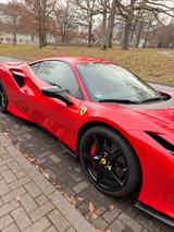 Ferrari F8 Tributo Coupé Neue Garantie! - Ferrari F8 Tributo Gebrauchtwagen