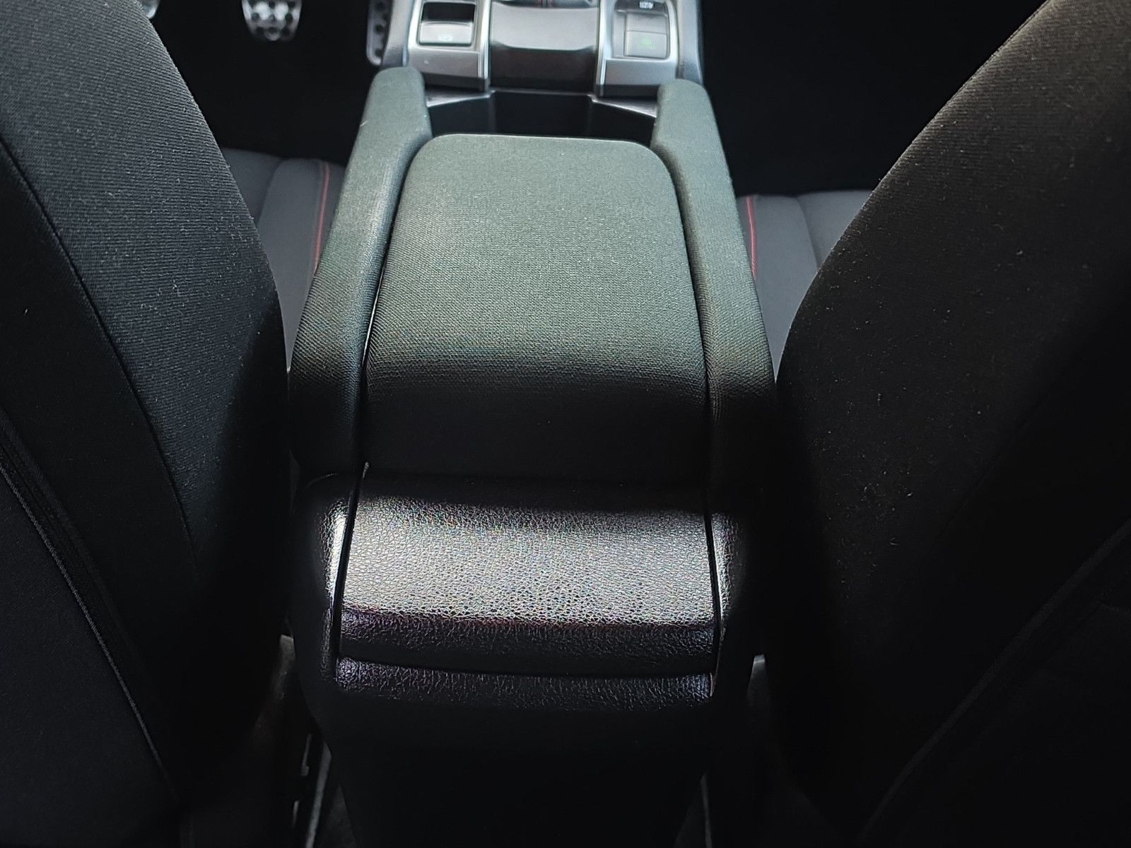 Fahrzeugabbildung Honda Civic Lim. 5-trg. 1.0 Comfort Sport NAVI LED ACC