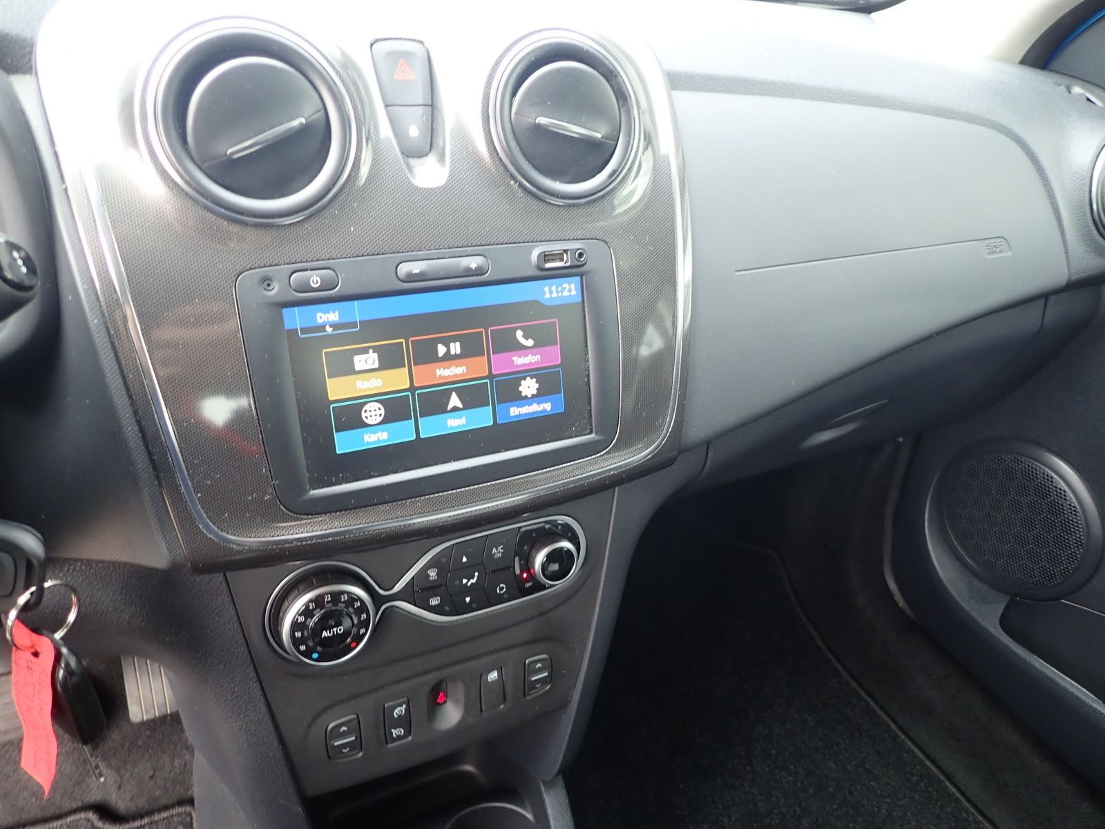 Fahrzeugabbildung Dacia Sandero STEPWAY TCe 90 ANNIVERSARY/NAVI/AHK/