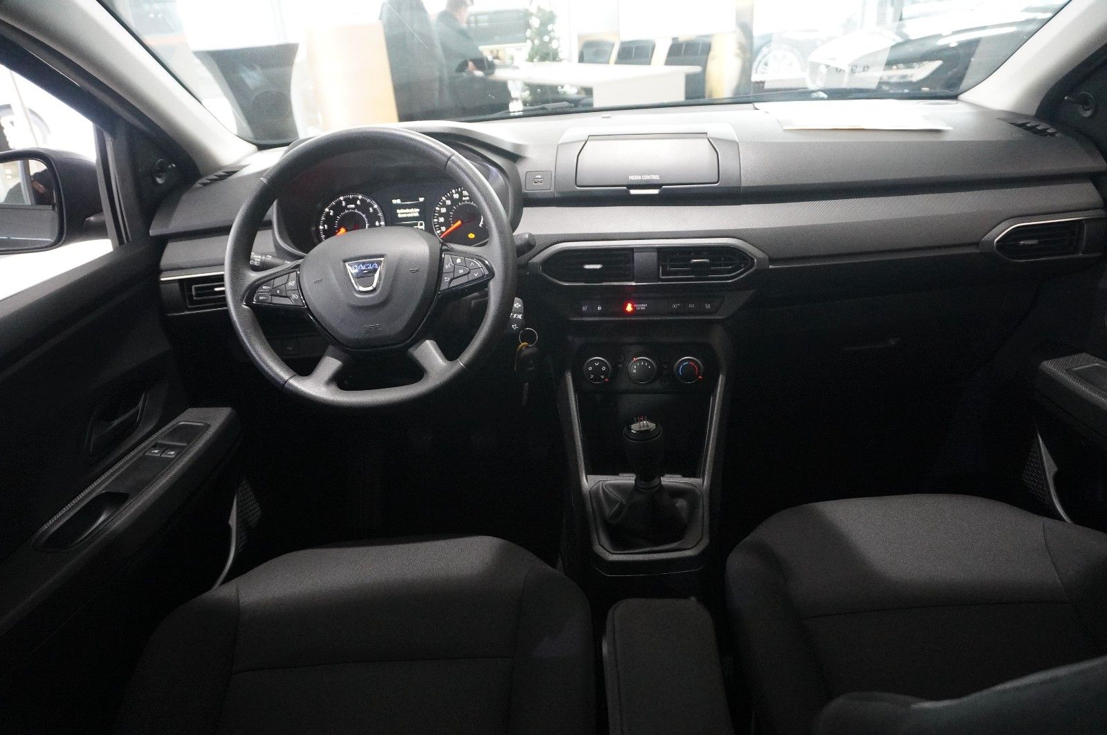 Fahrzeugabbildung Dacia Sandero III 1.0 TCE COMFORT LED/DAB/SHZ/TEMP/AHK