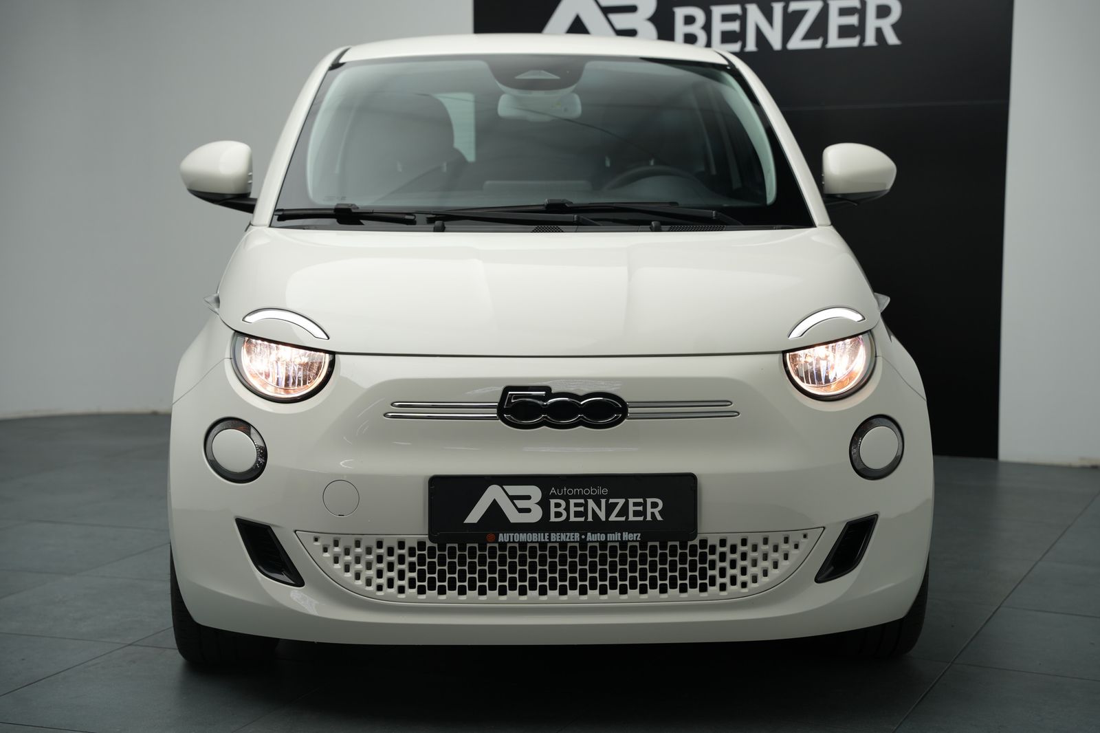 Fahrzeugabbildung Fiat 500 e*Klima*Bluetooth*Spurhalteassistent*Keyless