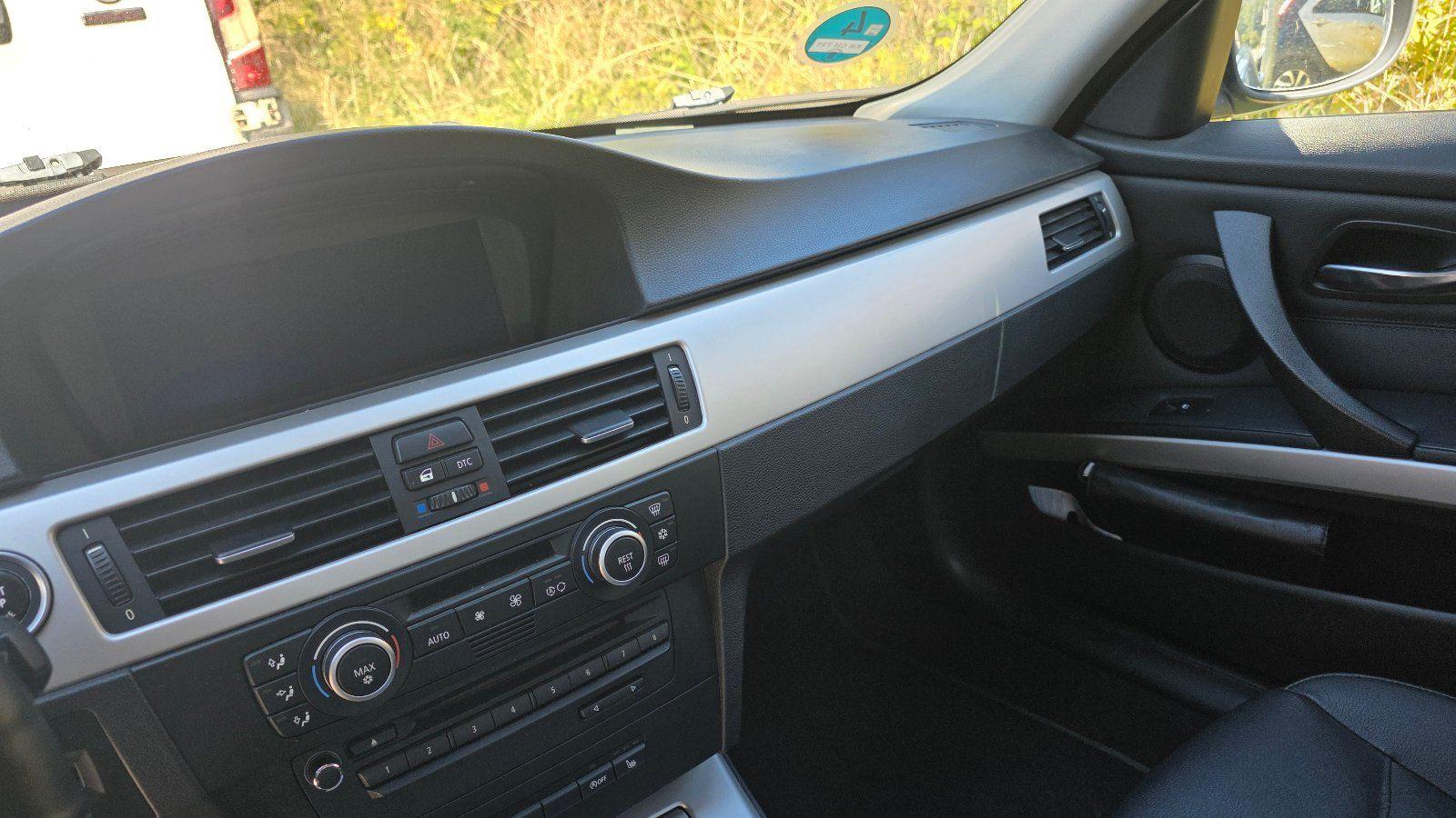 BMW 320 2009 — photo 7