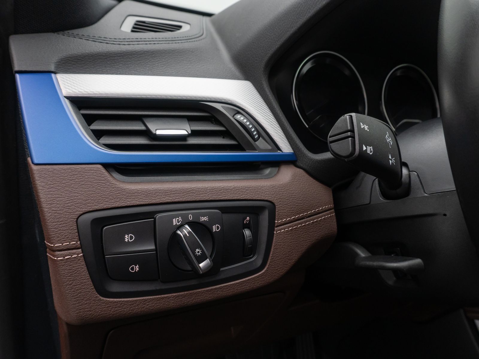 Fahrzeugabbildung BMW X1 xD20d M Sport Parkassist Lenkrhz HUD DAB HiFi