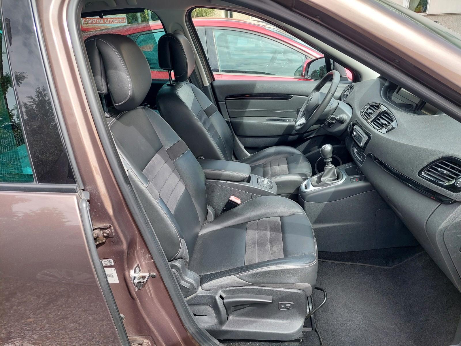 Renault Scenic 2012 — photo 20