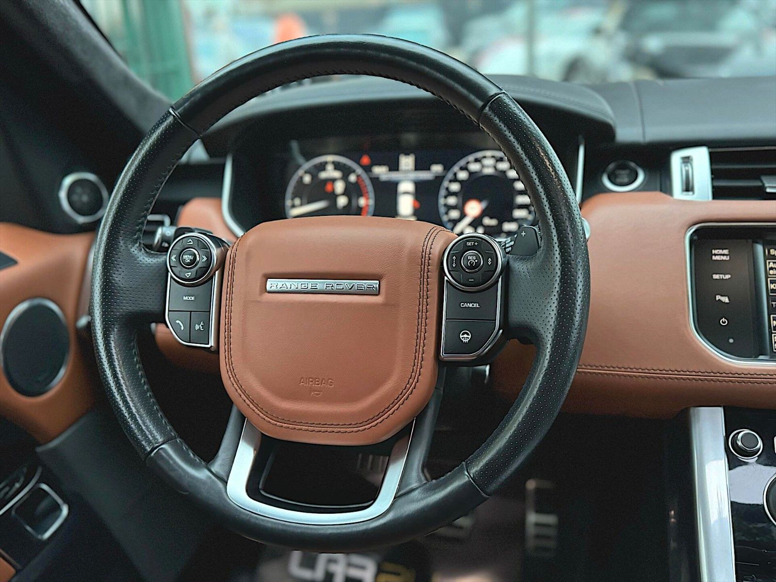 Fahrzeugabbildung Land Rover Range Rover 3.0 V6 Sport Autobiography Dynamic