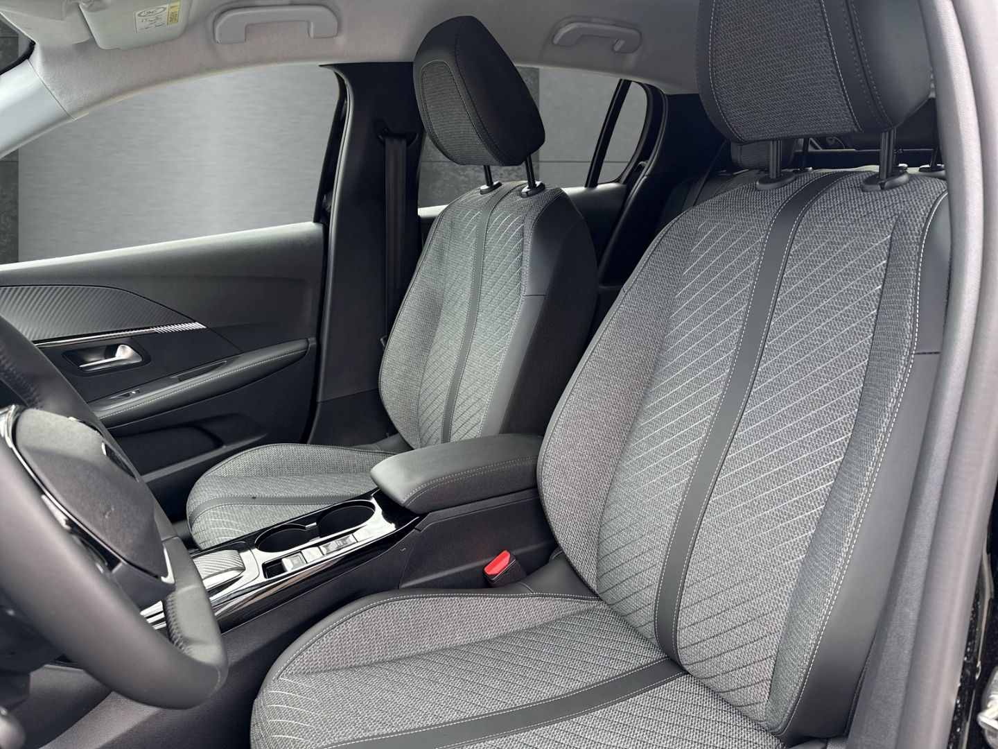 Peugeot 208 - Bild 8