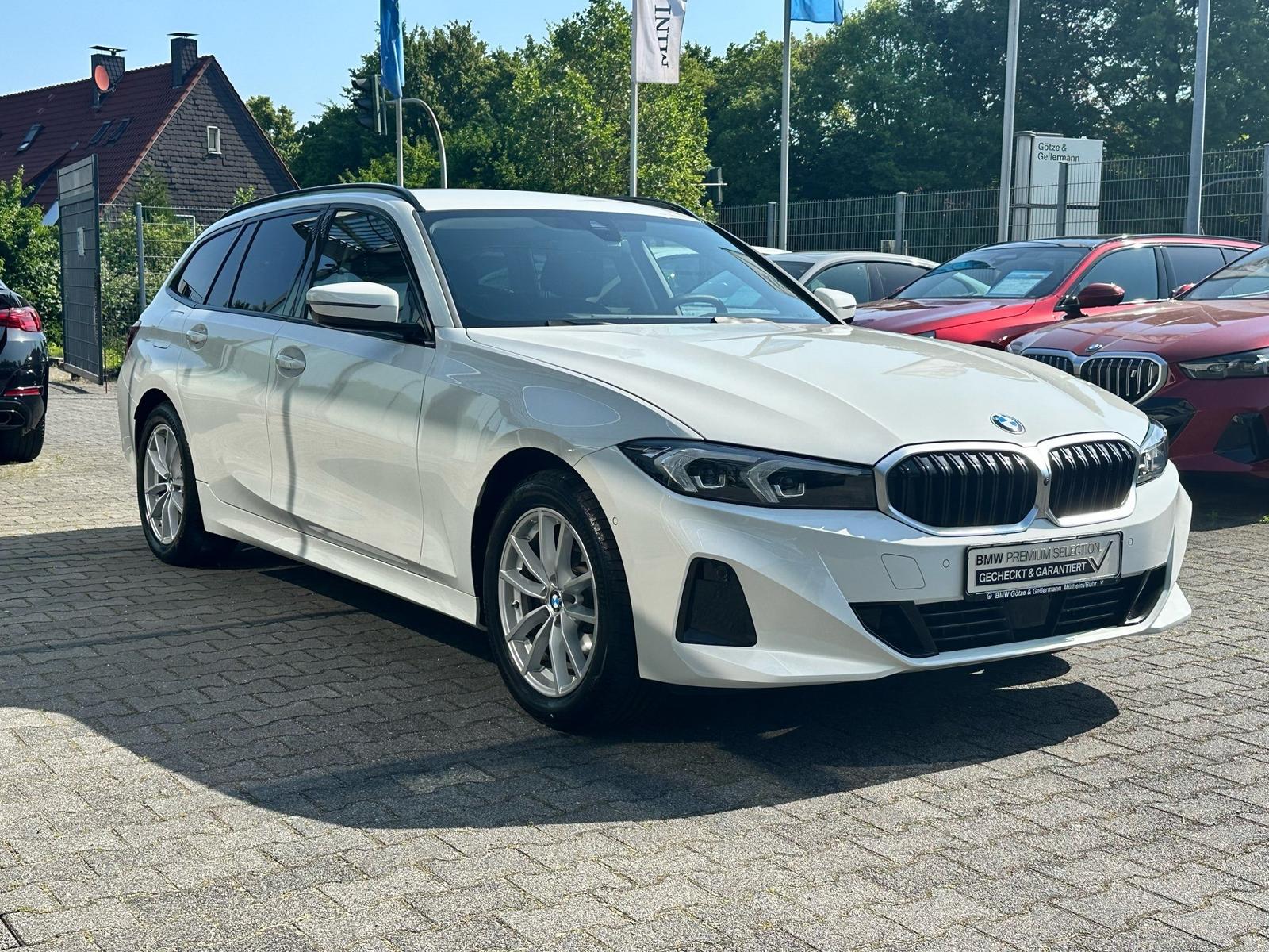 BMW 318i Touring DrivingAssist Stop&Go HeadUp AHK