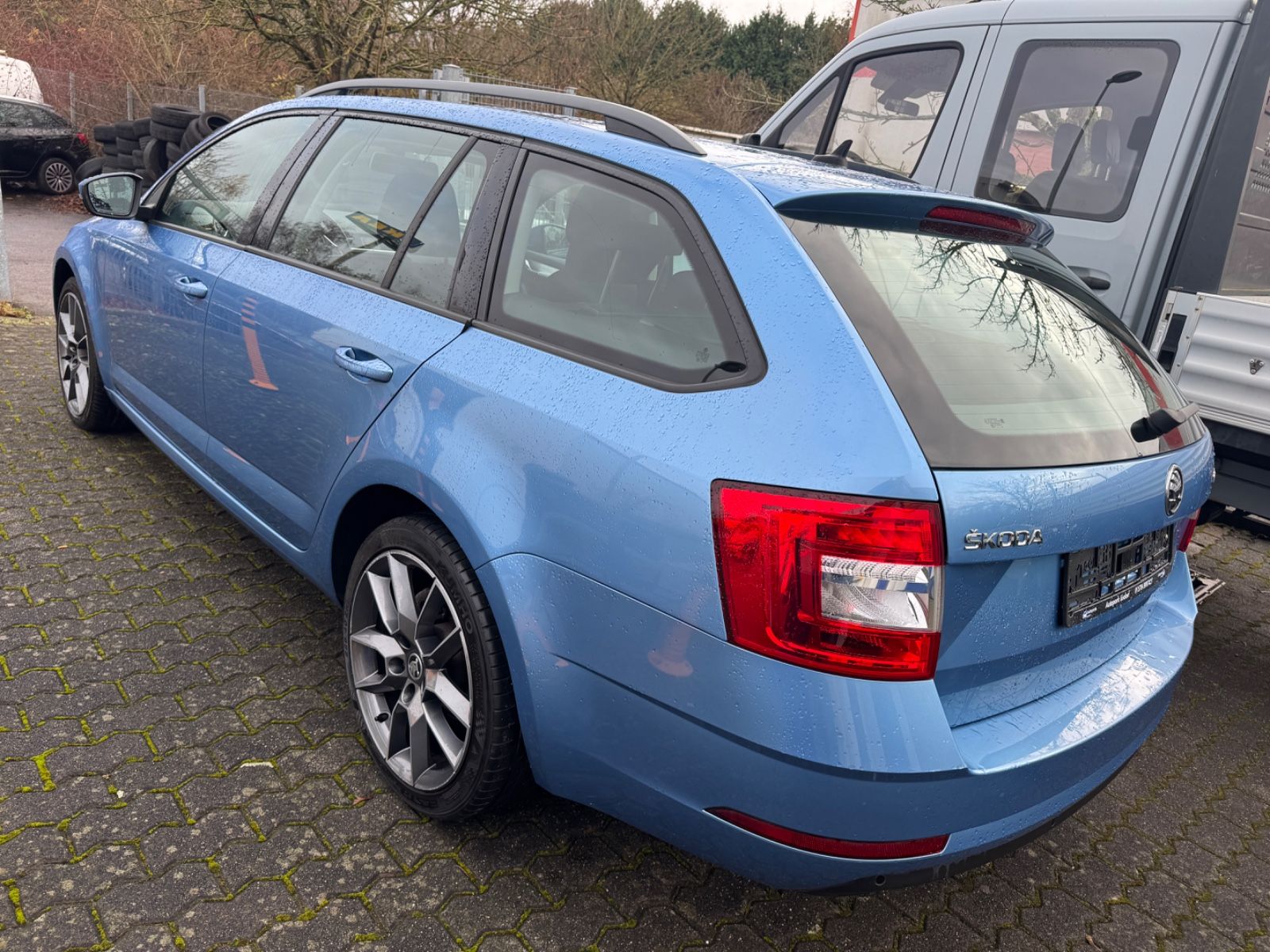 Fahrzeugabbildung SKODA Octavia Combi Ambition DSG+Navi+Alu