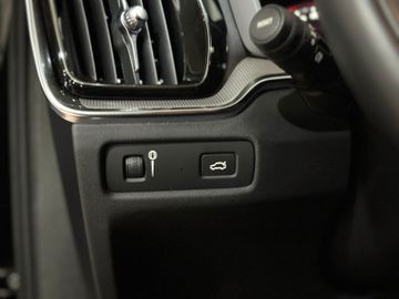 Fahrzeugabbildung Volvo V60 T4 Kombi Inscription **SHZ**LED**