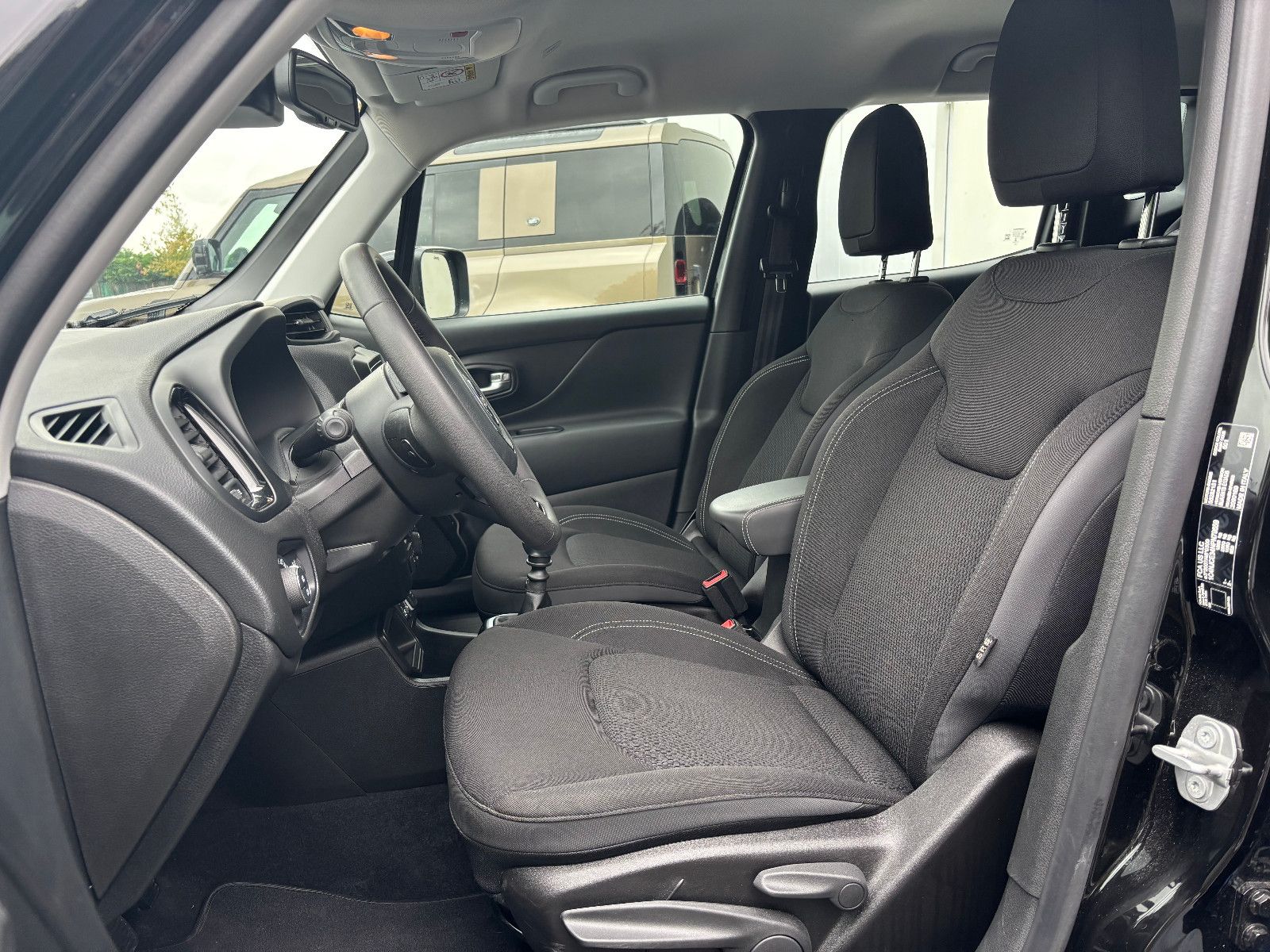 Fahrzeugabbildung Jeep Renegade Longitude//AMBIENTE/APPLE