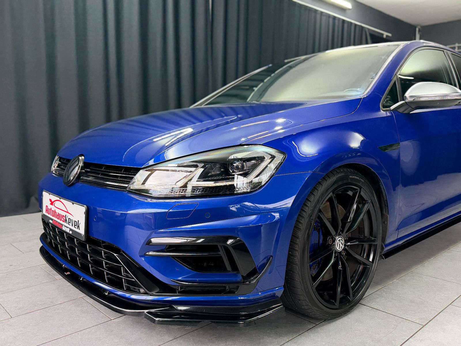Fahrzeugabbildung Volkswagen Golf VII R 4Motion |REMUS|PANO|LEDER