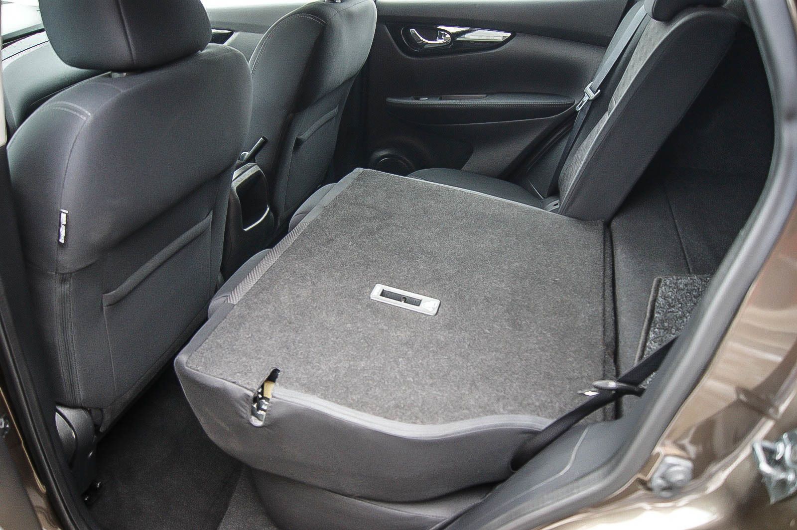 Fahrzeugabbildung Nissan Qashqai 1.2 Acenta RENTNERERSTBESITZ 22.324km !!