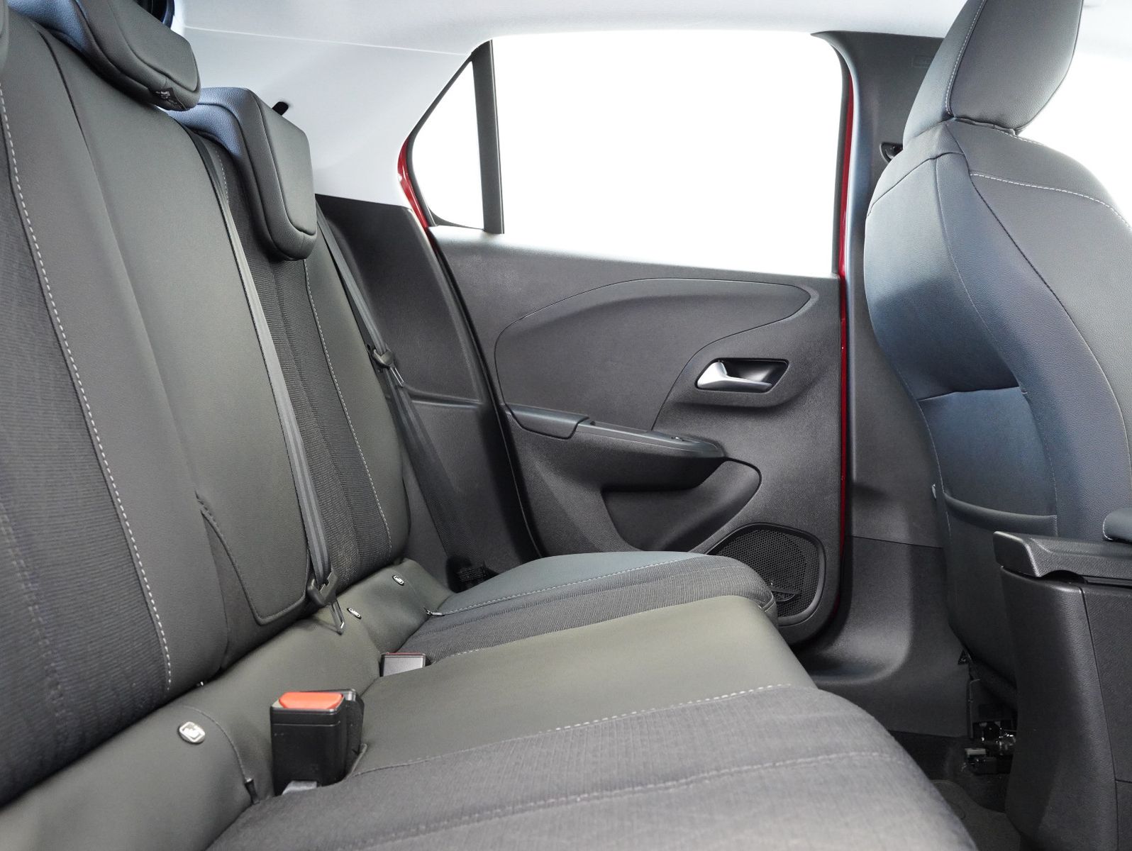 Fahrzeugabbildung Opel Corsa F e Elegance LED/CARPLAY/DAB/11KW