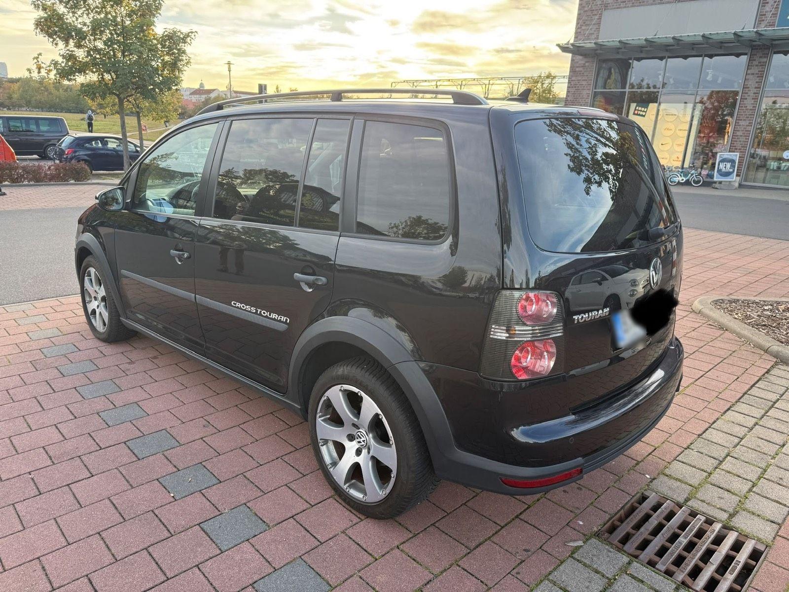 Volkswagen Touran 2010 — photo 6