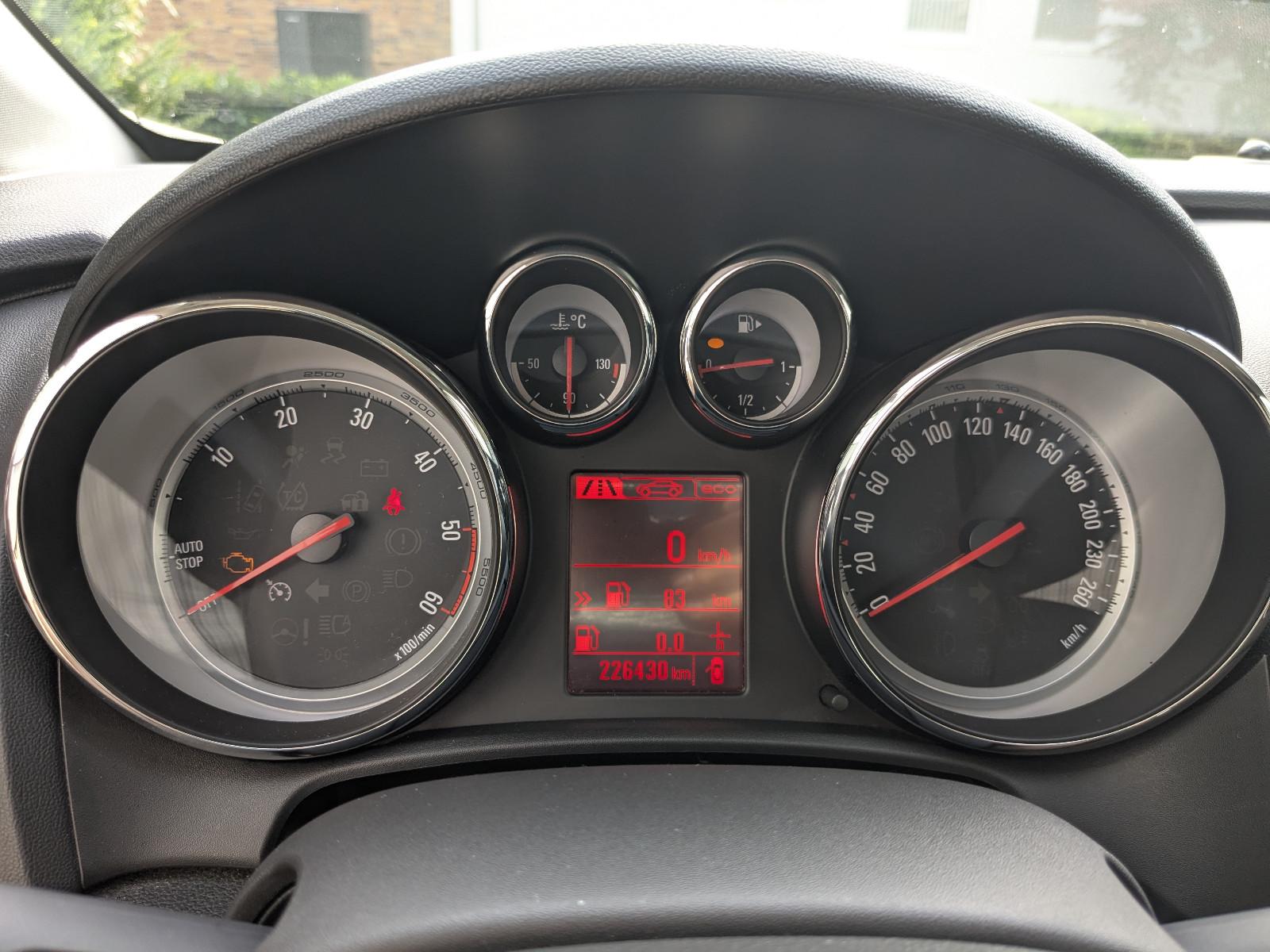 Opel Astra 2013 — photo 6