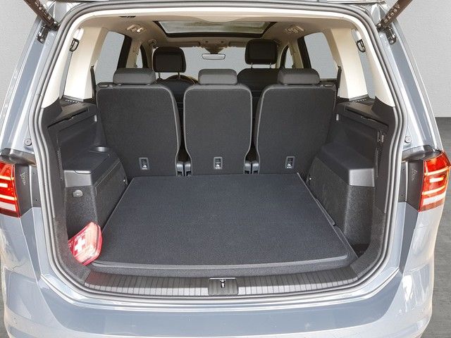 Fahrzeugabbildung Volkswagen Touran 4All 2.0TDI DSG Pano AHK 7-Sitzer Navi
