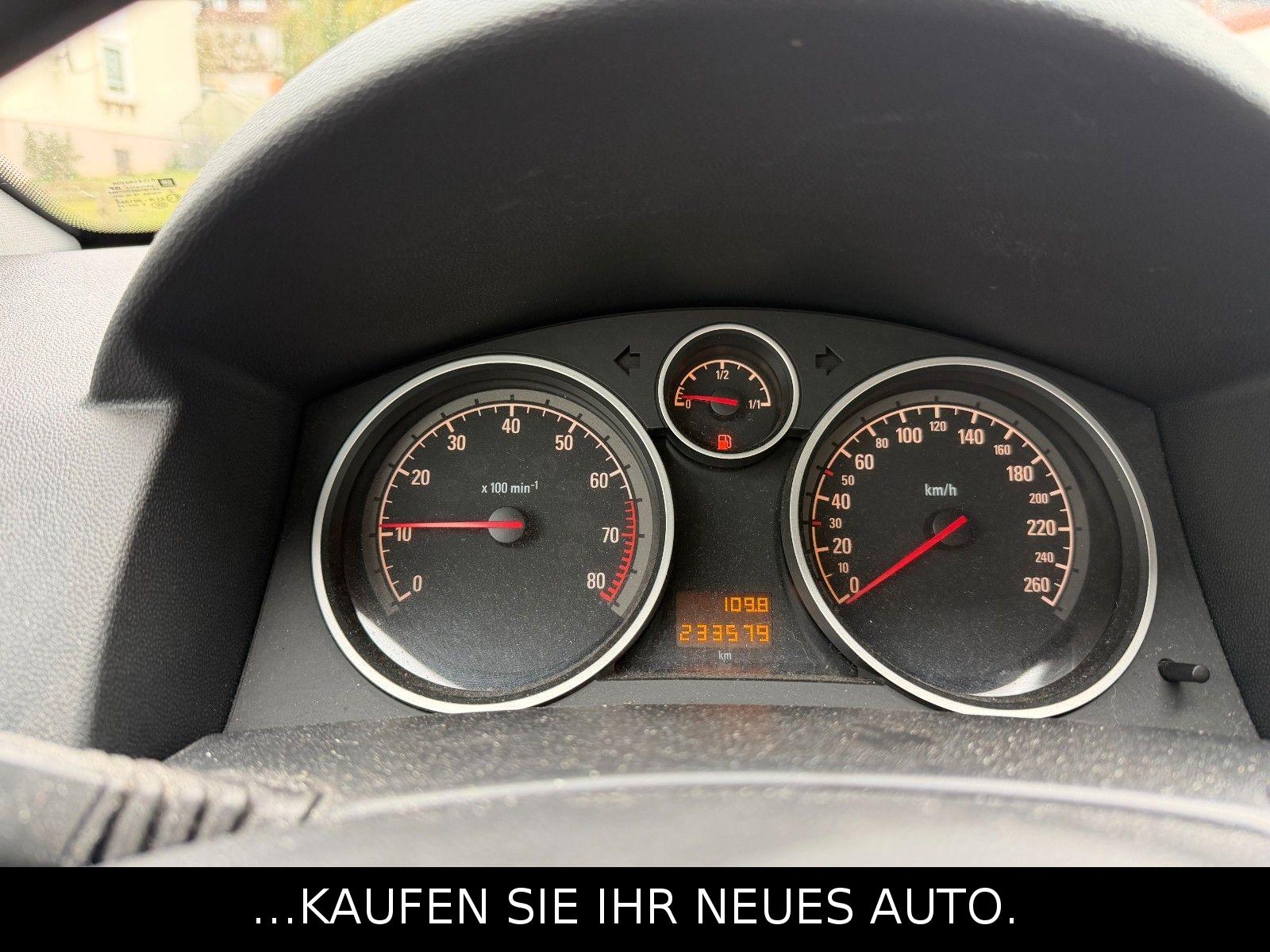 Opel Astra 2005 — photo 12