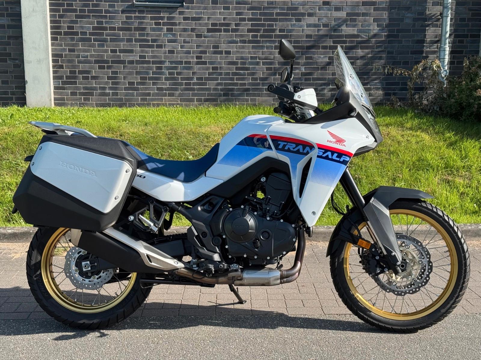 Honda XL 750 Transalp *Quickshifter*Heizgriffe*Koffer*
