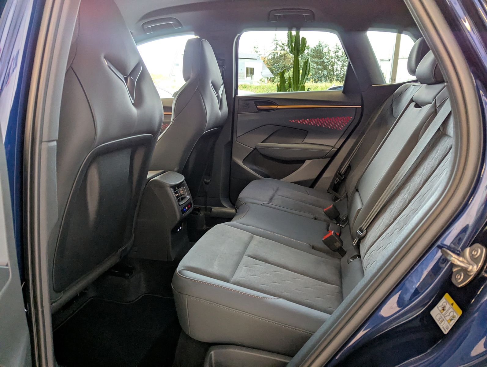 CUPRA Terramar 1.5 eTSI Sennheiser Edge-Paket HUD 19" - Image 13