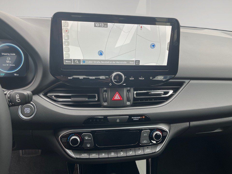 Fahrzeugabbildung Hyundai i30 1.5T 140PS DCT ADVANTAGE Plus Pano